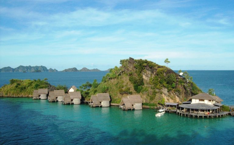 5 Destinasi Liburan di Pulau Indonesia ala Maldives