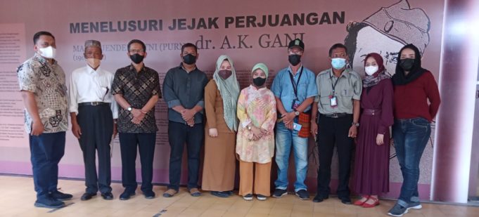 Tim Pendiri Museum Bappenas mengunjungi Museum AK Gani Palembang dengan didampingi Kreatif Hub Indonesia Hidden Heritage (IHH).
