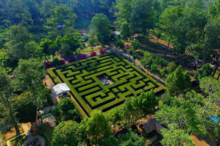 Berani Bermain di Labirin Coban Rondo Malang? Ini Dia Keseruannya