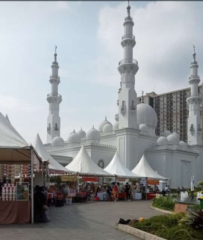Pameran Artefak Islamic Fair pada 10-19 Maret 2023 di Masjid At Thohir. (Kredit Foto: MBN)