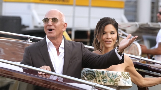 Pernikahan Jeff Bezos Banjiri Venice dengan Euro, Tapi Warga Lokal Protes Keras