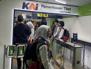 Suasana Wahana Central Station KAI